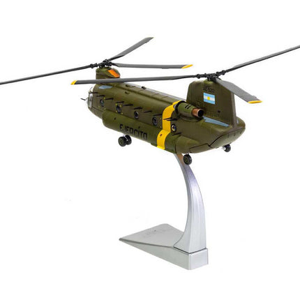 Boeing CH-47C Chinook Helicopter "AE-520 Falklands War" (1982) Argentine Army "The Aviation Archive" Series 1/72 Diecast Model by Corgi