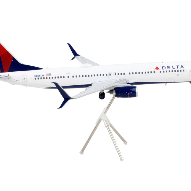 Boeing 737-900ER Commercial Aircraft "Delta Air Lines" White with Blue and Red Tail "Gemini 200" Series 1/200 Diecast Model Airplane by GeminiJets