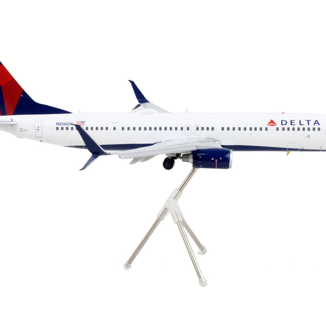 Boeing 737-900ER Commercial Aircraft with Flaps Down "Delta Air Lines" White with Blue and Red Tail "Gemini 200" Series 1/200 Diecast Model Airplane by GeminiJets