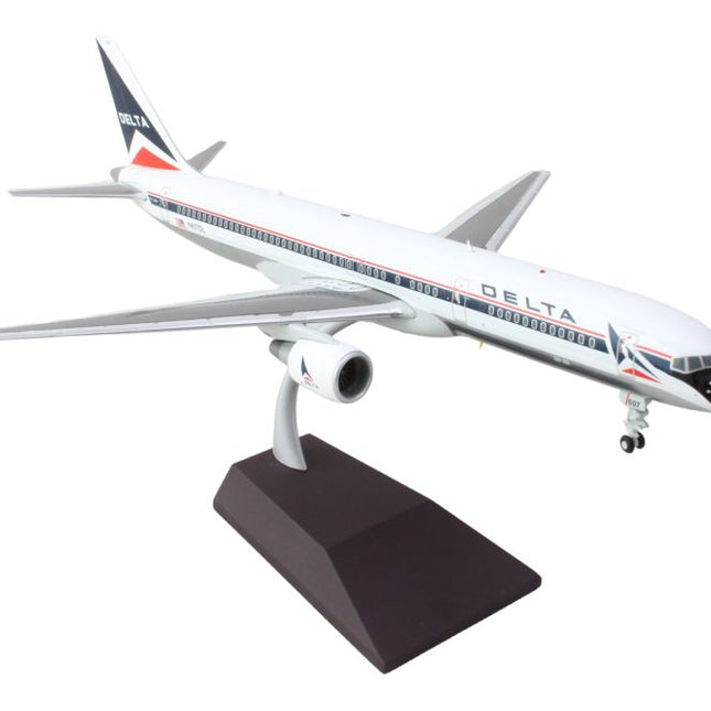 Boeing 757-200 Commercial Aircraft "Delta Air Lines" (N607DL) White with Red and Blue Stripes "Gemini 200" Series 1/200 Diecast Model Airplane by GeminiJets