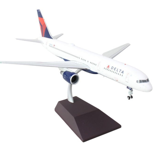 Boeing 757-200 Commercial Aircraft "Delta Air Lines" (N683DA) White with Red and Blue Tail "Gemini 200" Series 1/200 Diecast Model Airplane by GeminiJets