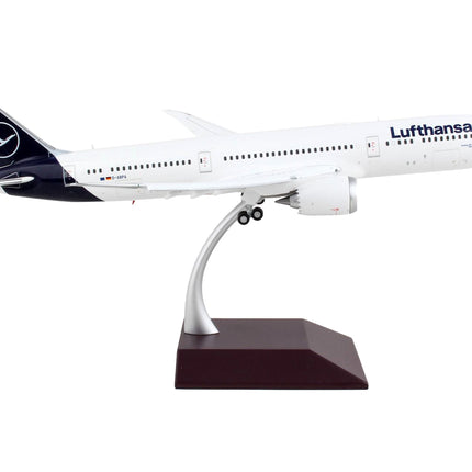 Boeing 787-9 Commercial Aircraft with Flaps Down "Lufthansa" White with Blue Tail "Gemini 200" Series 1/200 Diecast Model Airplane by GeminiJets