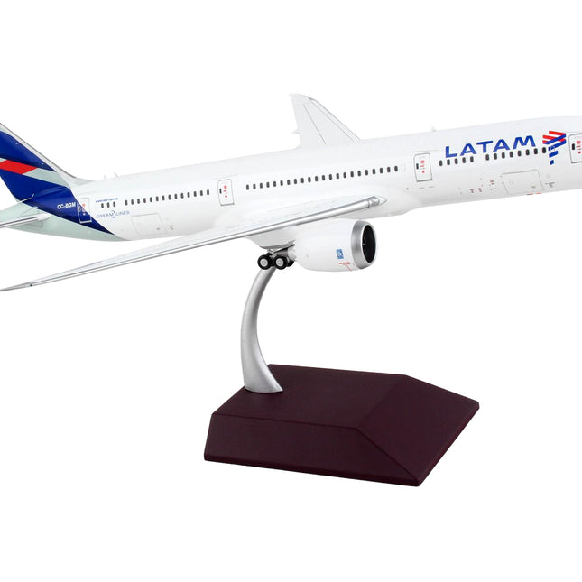 Boeing 787-9 Commercial Aircraft "LATAM Airlines" White with Blue Tail "Gemini 200" Series 1/200 Diecast Model Airplane by GeminiJets