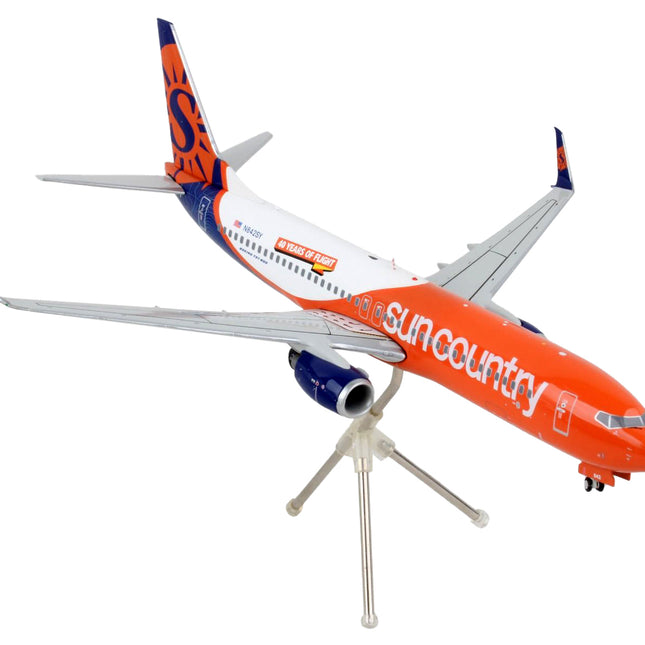 Boeing 737-800 Commercial Aircraft "Sun Country Airlines" Orange and White "Gemini 200" Series 1/200 Diecast Model Airplane by GeminiJets