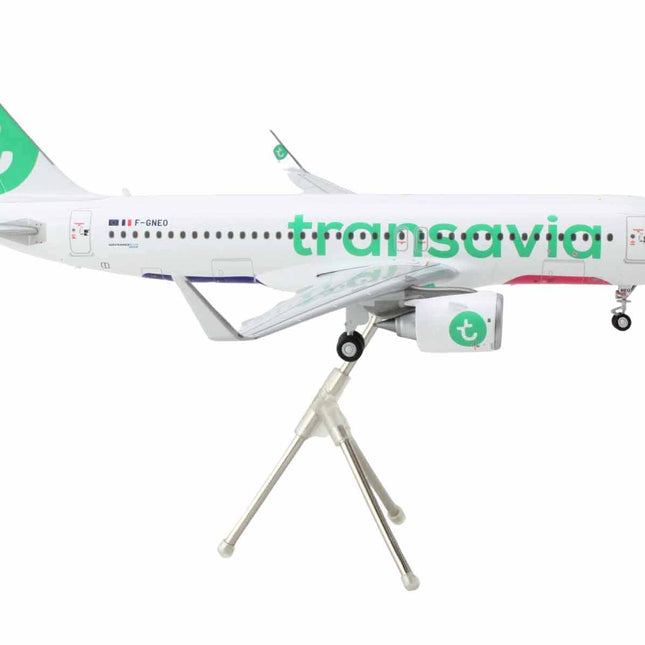 Airbus A320neo Commercial Aircraft "Transavia Airlines" (F-GNEO) White with Green Tail "Gemini 200" Series 1/200 Diecast Model Airplane by GeminiJets