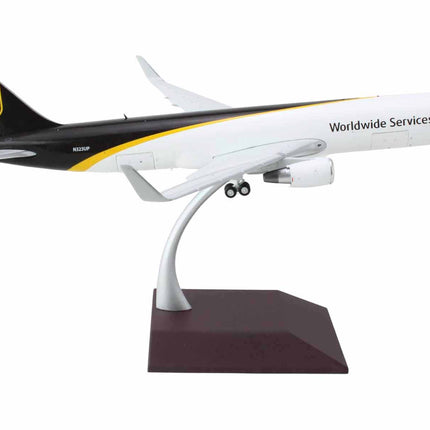 Boeing 767-300F Commercial Aircraft "UPS Worldwide Services" (N323UP) White with Brown Tail "Gemini 200 - Interactive Series" 1/200 Diecast Model Airplane by GeminiJets