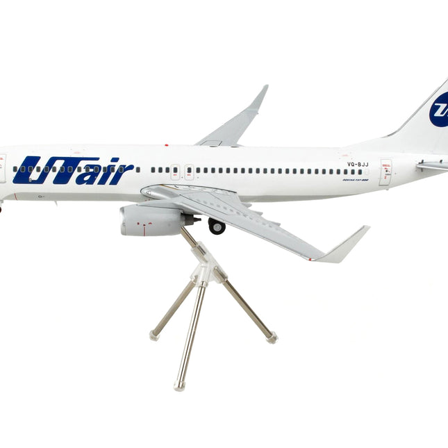 Boeing 737-800 Commercial Aircraft "UTair" White "Gemini 200" Series 1/200 Diecast Model Airplane by GeminiJets