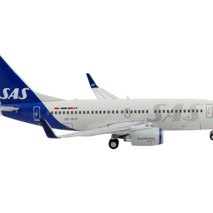 Boeing 737-700 Commercial Aircraft "Scandinavian Airlines" Gray with Blue Tail 1/400 Diecast Model Airplane by GeminiJets