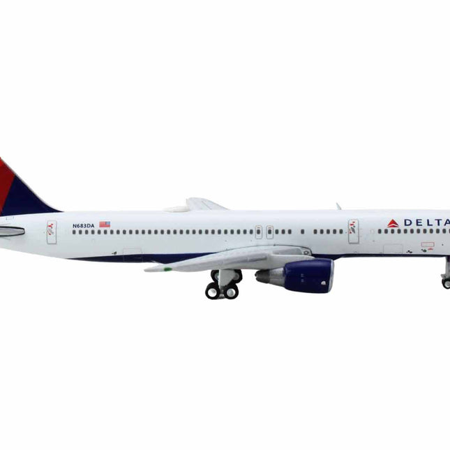 Boeing 757-200 Commercial Aircraft "Delta Air Lines" (N683DA) White with Red and Blue Tail 1/400 Diecast Model Airplane by GeminiJets