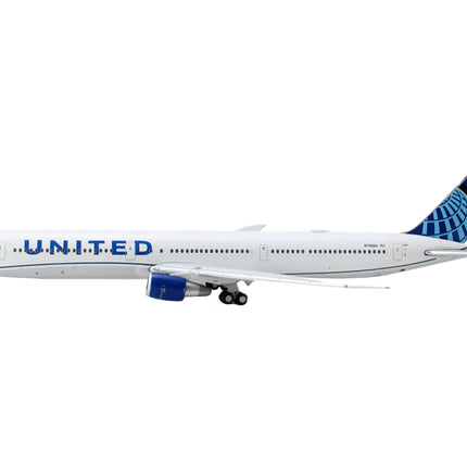 Boeing 767-400ER Commercial Aircraft "United Airlines" (N76064) White with Blue Tail 1/400 Diecast Model Airplane by GeminiJets