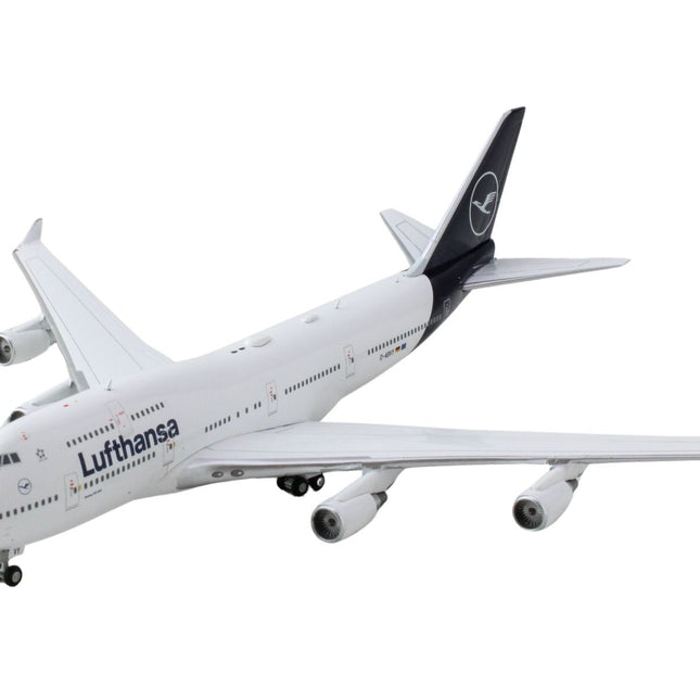 Boeing 747-400 Commercial Aircraft "Lufthansa" (D-ABVY) White with Dark Blue Tail 1/400 Diecast Model Airplane by GeminiJets