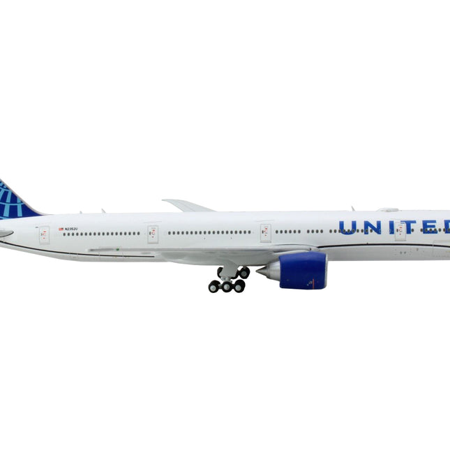 Boeing 777-300ER Commercial Aircraft "United Airlines" White with Blue Tail 1/400 Diecast Model Airplane by GeminiJets