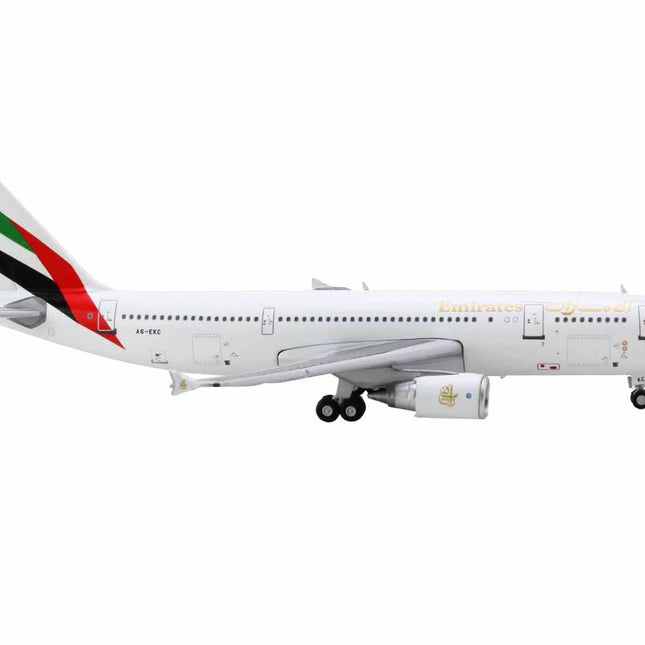 Airbus A300-600R Commercial Aircraft "Emirates Airlines" (A6-EKC) White with Striped Tail 1/400 Diecast Model Airplane by GeminiJets