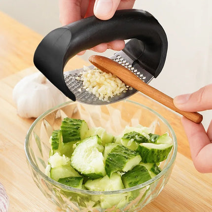 Stainless Steel Garlic Press for Easy Mincing and Crushing Garlic